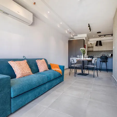 1 Bedroom St Julians Sleeps 4 * St. Paul's Bay