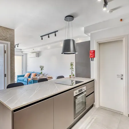 Apartment 1 Bedroom St Julians Sleeps 4