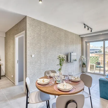 1 Bedroom St Julians Sleeps 4 Apartment *