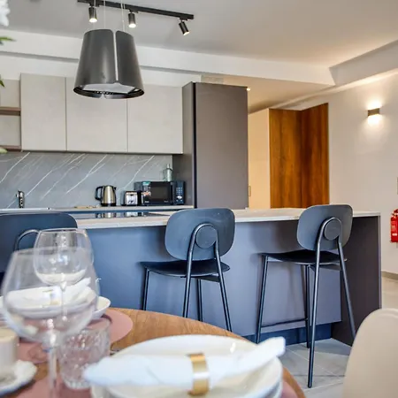 Apartment 1 Bedroom St Julians Sleeps 4 St. Paul's Bay