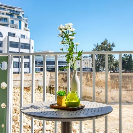 Apartment 1 Bedroom St Julians Sleeps 4 St. Paul's Bay